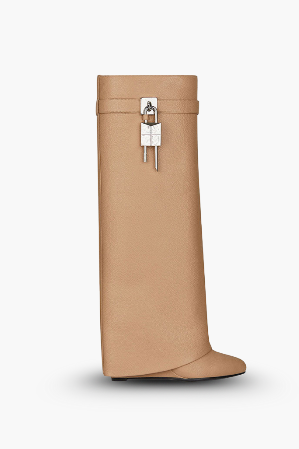 Sculpted Pant Boots – Sort Støvle med Lås og Arkitektonisk Silhuet