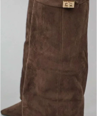 Stilfulde knæhøje støvler til kvinder i ruskindslook med blokhæl